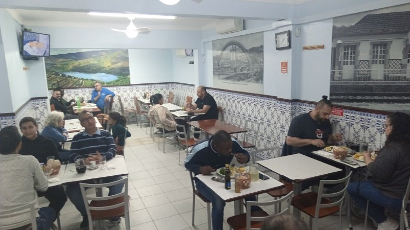 Interior do O Fininho, em Loures
